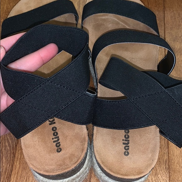 Strappy platform sandals - Picture 2 of 4